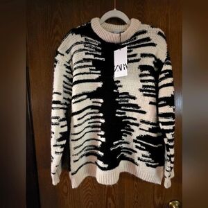 Zara Monochrome Abstract Knit Sweater
